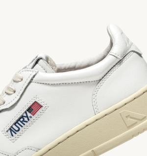 MEDALIST LOW WHT/SPACE